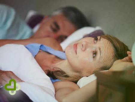 Женщина не может уснуть